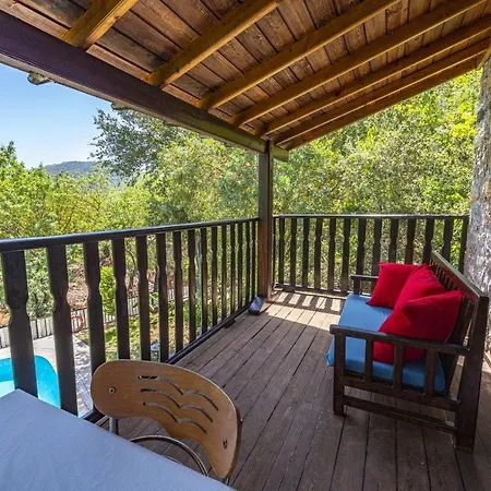 Umutsu Doga Manzarali Korunakli Balayi Villasi * Fethiye