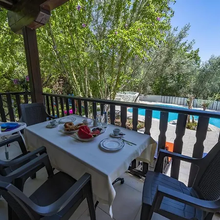 Umutsu Doga Manzarali Korunakli Balayi Villasi * Fethiye