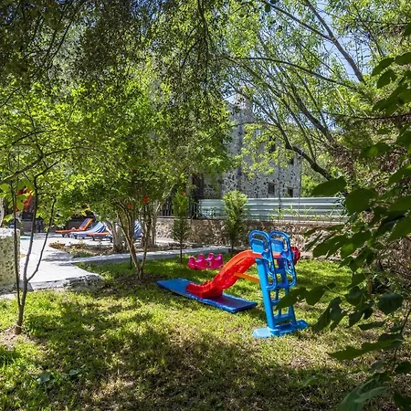 Umutsu Doga Manzarali Korunakli Balayi Villasi Villa