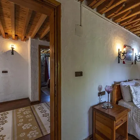 Villa Umutsu Doga Manzarali Korunakli Balayi Villasi