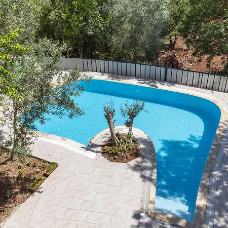 Villa Umutsu Doga Manzarali Korunakli Balayi Villasi Fethiye