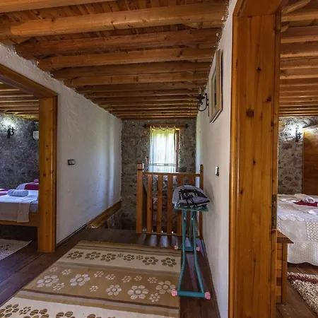 Umutsu Doga Manzarali Korunakli Balayi Villasi Fethiye