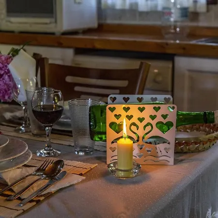 Umutsu Doga Manzarali Korunakli Balayi Villasi Fethiye