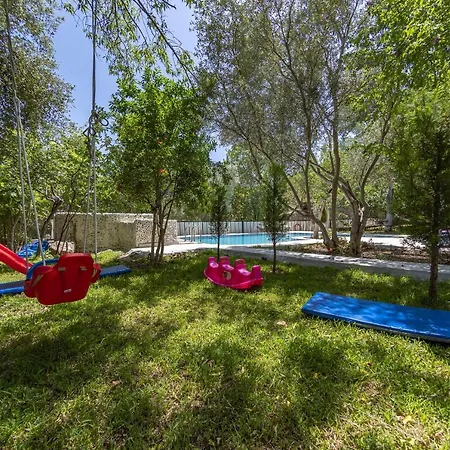 Umutsu Doga Manzarali Korunakli Balayi Villasi Fethiye