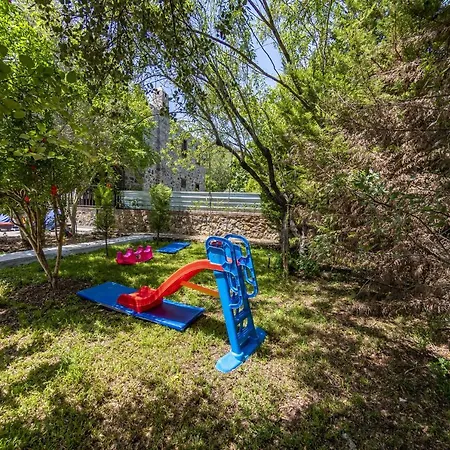 Umutsu Doğa Manzaralı Korunaklı Balayı Villası Villa Fethiye