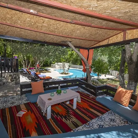 Villa Umutsu Doğa Manzaralı Korunaklı Balayı Villası *