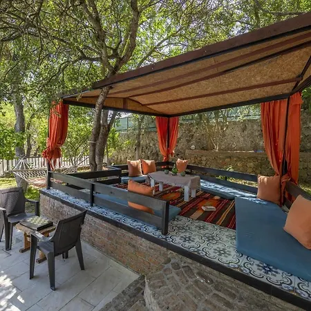 Villa Umutsu Doğa Manzaralı Korunaklı Balayı Villası *