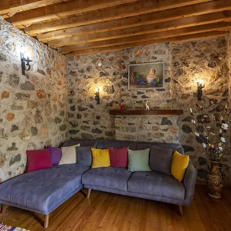 Umutsu Doğa Manzaralı Korunaklı Balayı Villası Villa *