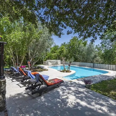 Umutsu Doğa Manzaralı Korunaklı Balayı Villası Villa Fethiye